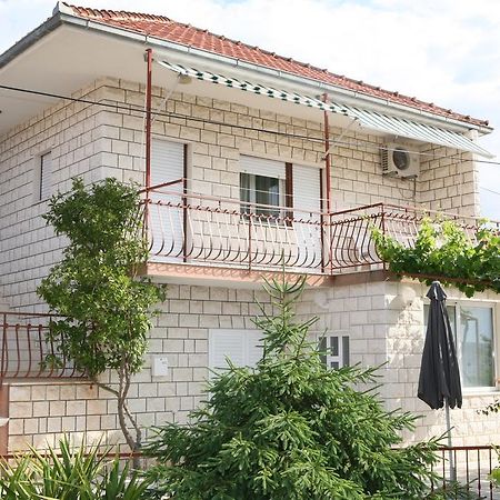 Apartment Nives Trogir Exterior photo
